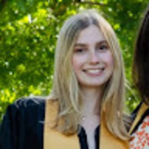 Meet your Posher, Olivia